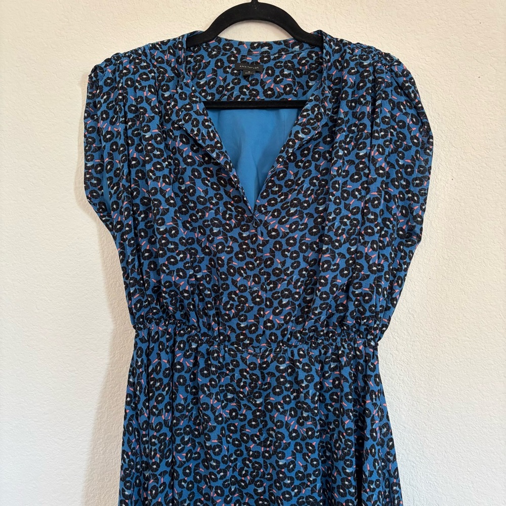 Ann Taylor Blue Morning Glory Button Down Midi Shirtdress - Picture 4 of 10